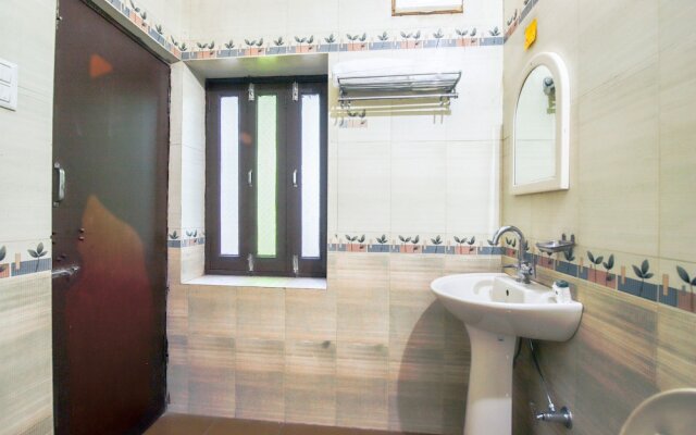 Oyo 13935 Party House