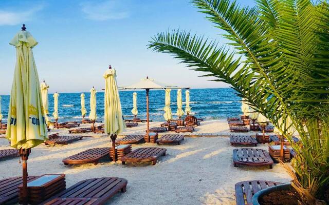 White Tower Mamaia
