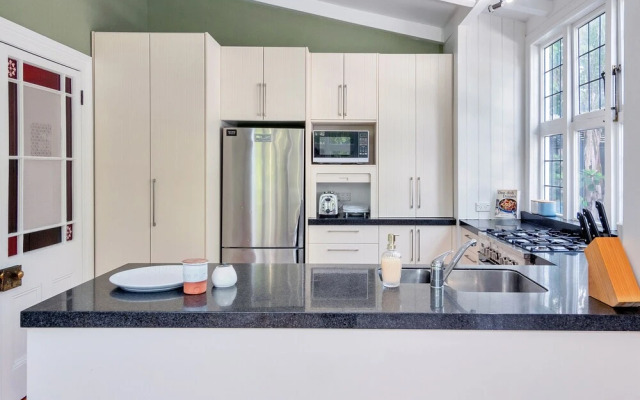 Classic 3 Bedroom Home near Ponsonby Rd