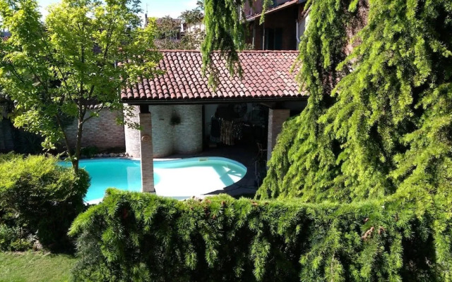 Spineto House