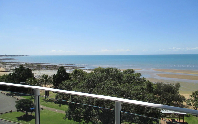 Tingeera Beachfront Apartments