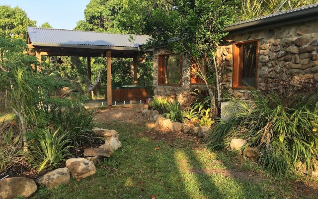 Palm Grove Rainforest Retreat