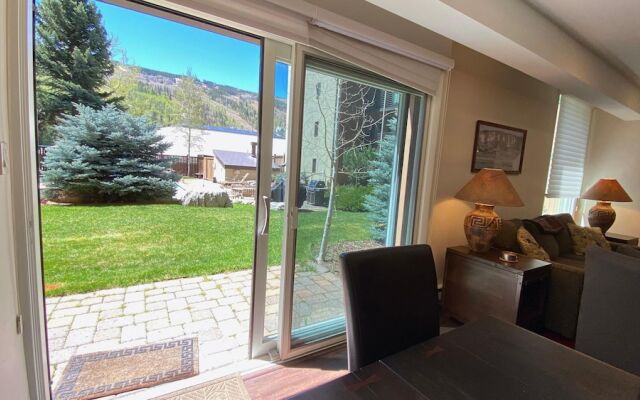 #005 Vail International