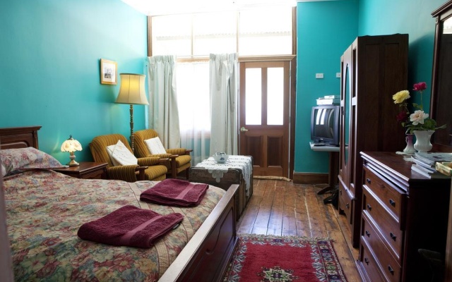 The Fruiterers – Guest Rooms – Farrell Flat