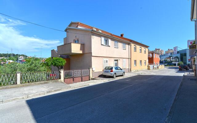 Apartment 1873