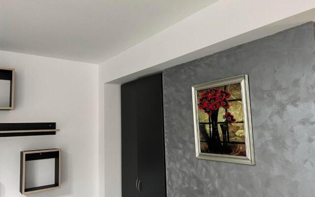 Apartament cu 2 camere zona Hanul cu Peste