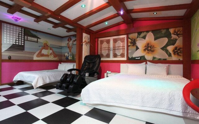 Chocolate Hotel