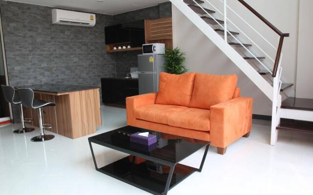 D Box Hostel