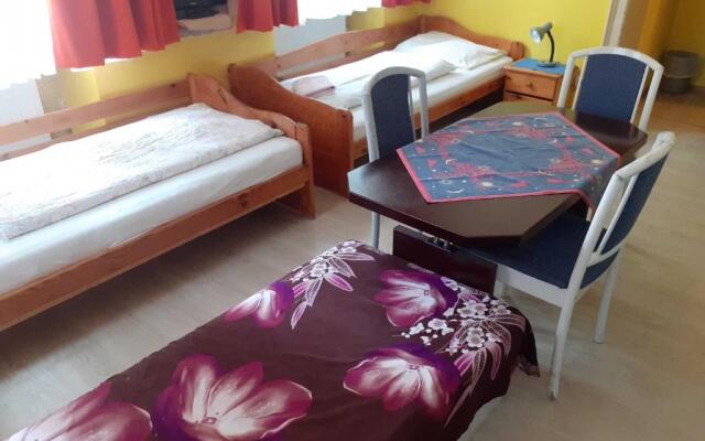 HappyHostel