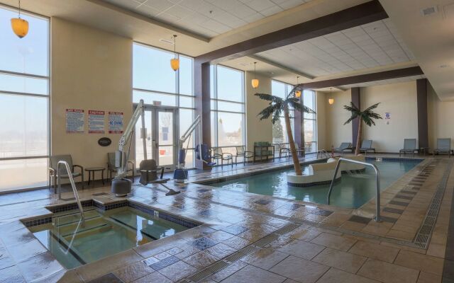 DoubleTree by Hilton Bay City - Riverfront