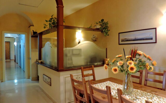 Bonapace Porta Nolana B&B