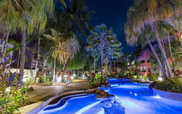 Leaf Luxe - 9 Pools BBQ Gym