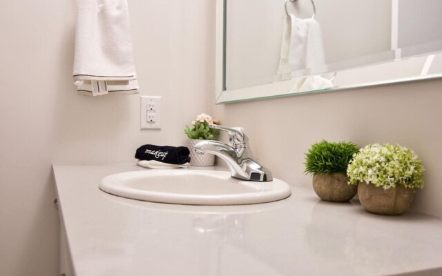 Gorgeous Modern 2BD Condo Heart of Wpg Location