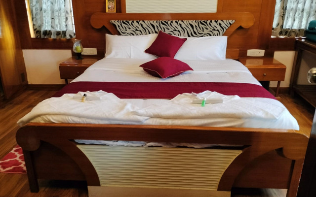 Glen Premium Villa By Lexstays