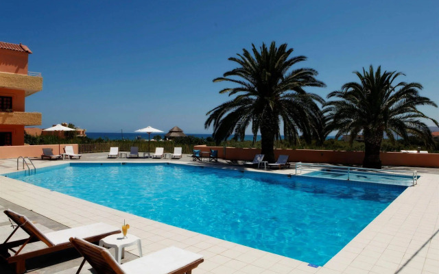 Manolis Family Hotel