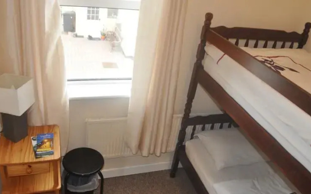 Strandhill Hostel & Surf School