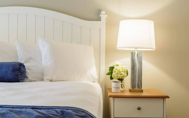 Winthrop Beach Inn and Suites Boston Logan Airport