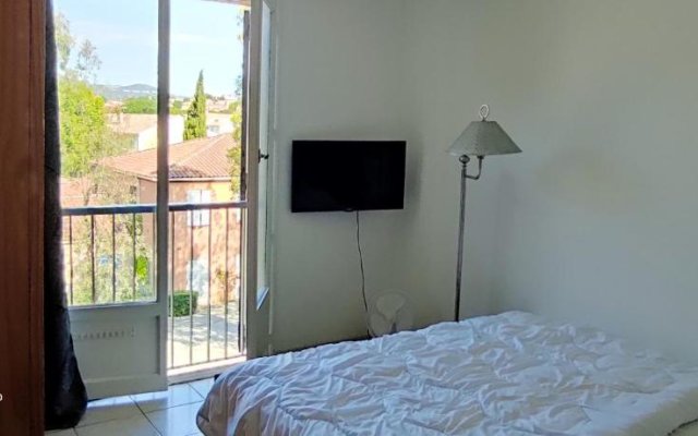 Appartement d'une chambre avec vue sur la ville balcon et wifi a Cogolin a 5 km de la plage