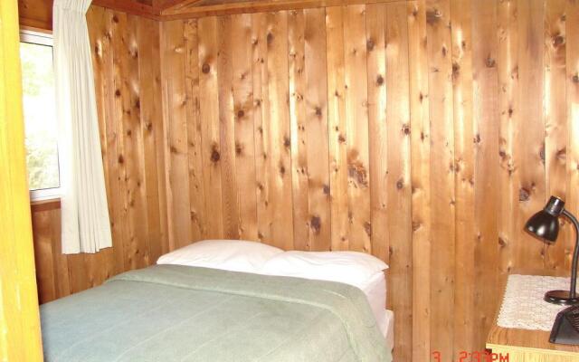 Sunnylea Resort & Cottages