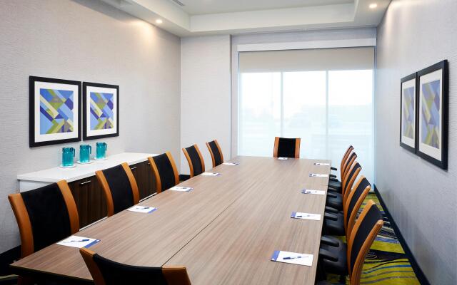Holiday Inn Express and Suites Brantford by IHG