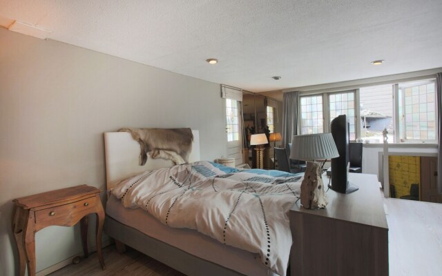 Amsterdam West Apartments