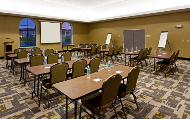 HOLIDAY INN EXP STES BATAVIA D by IHG