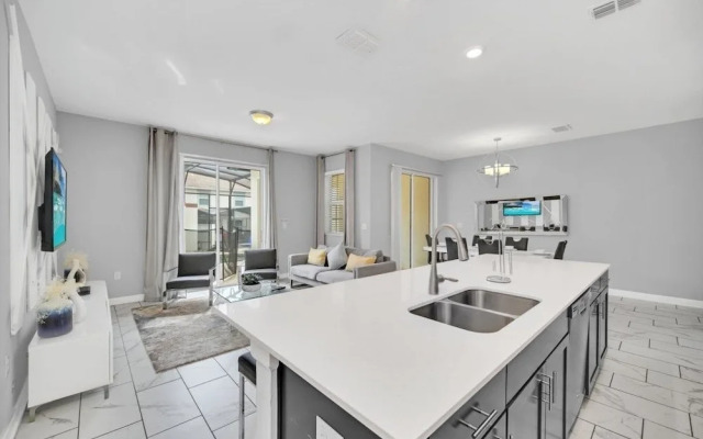 1569plunker 4 Bedroom Townhouse