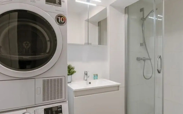Homely Duplex Near Historic City Center Station