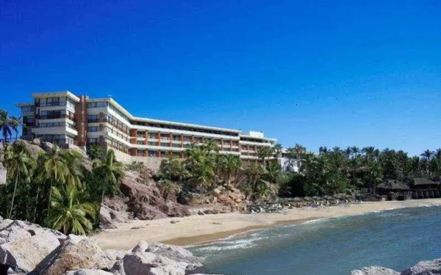 Faro Mazatlan Beach Resort