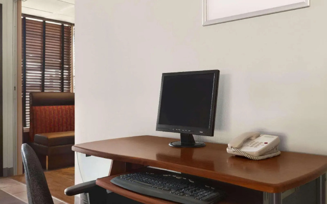 Econo Lodge Inn & Suites Cranbrook