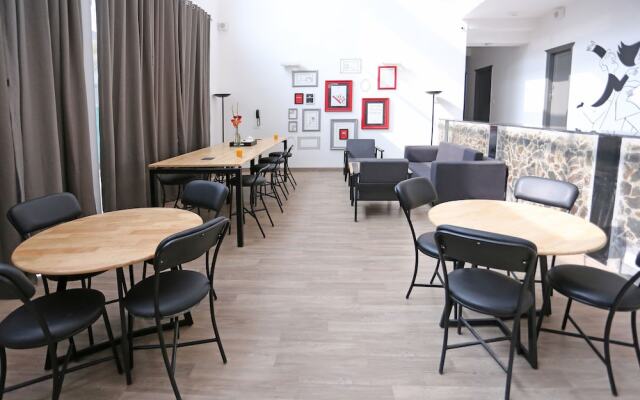 OYO Townhouse 020 Huda Metro South City 1