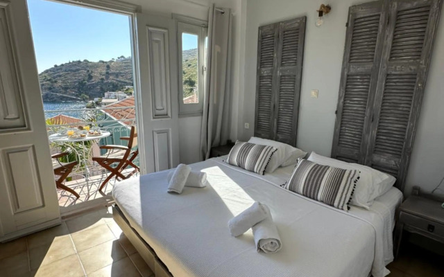 Niriides Hotel & Apartments