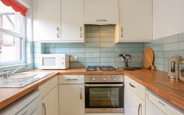 4 Rosemount Court