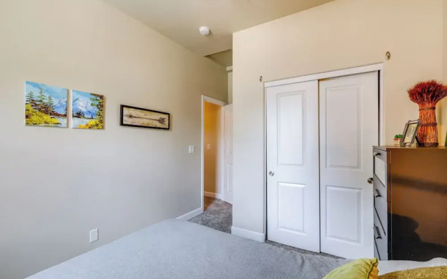 Spacious Retreat < 3 Mi to Downtown Flagstaff!