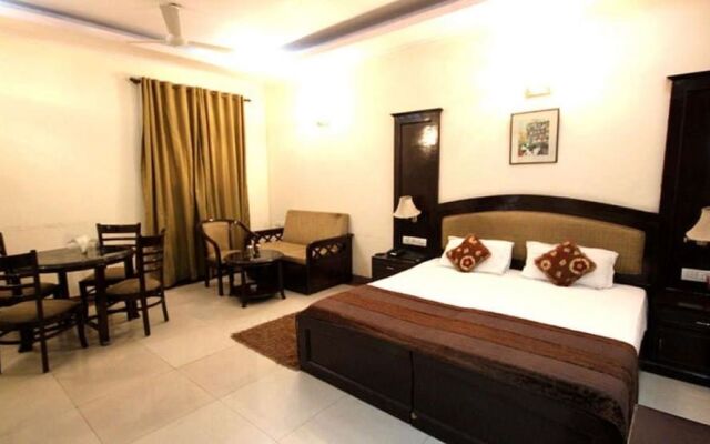 OYO 377 Hotel Excellent