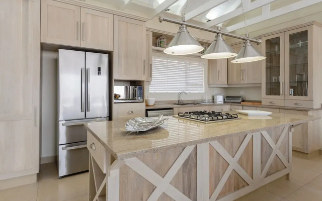 Cayley Mountain Resort