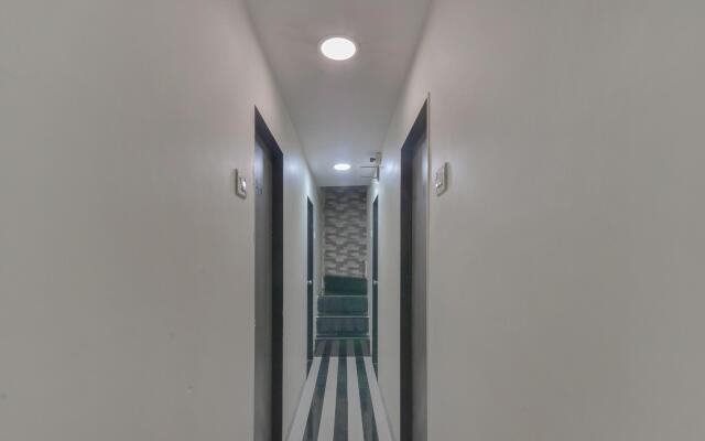 OYO 5661 Hotel AK Palace