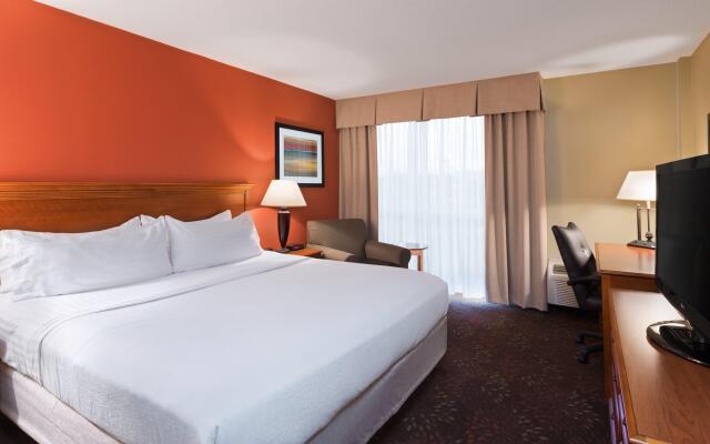 Holiday Inn Cincinnati-Riverfront by IHG