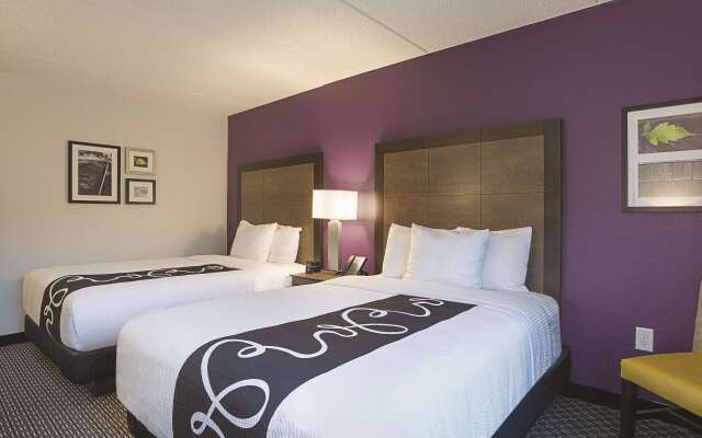 La Quinta Inn & Suites by Wyndham Baltimore BWI Airport