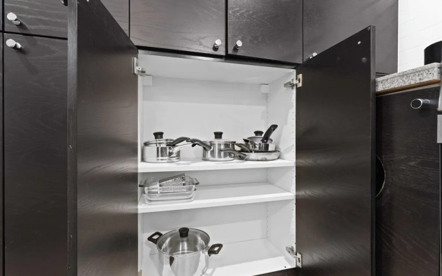 Specious Fully Private Studio apt With Laundry