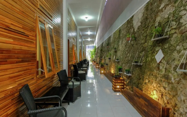 OYO 446 Hotel Kawi Surapatha