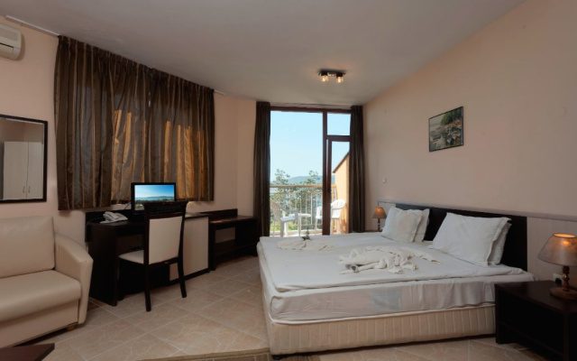 Hotel Vemara Club
