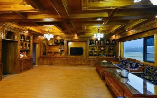 Jialabaili Peak Guesthouses
