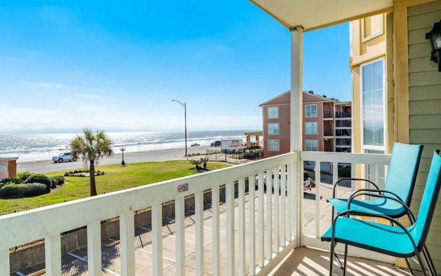 Seaside and Breezy Condo at the Victorian
