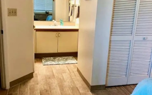 Ocean Village Club O33