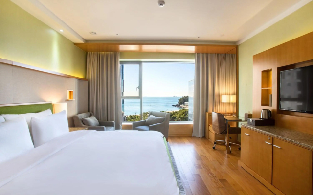 Baymond Hotel