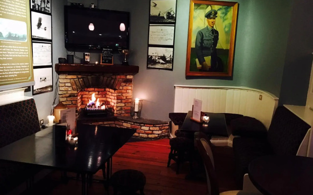 Alcock & Brown Hotel