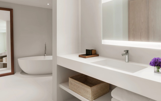 The Miami Beach EDITION