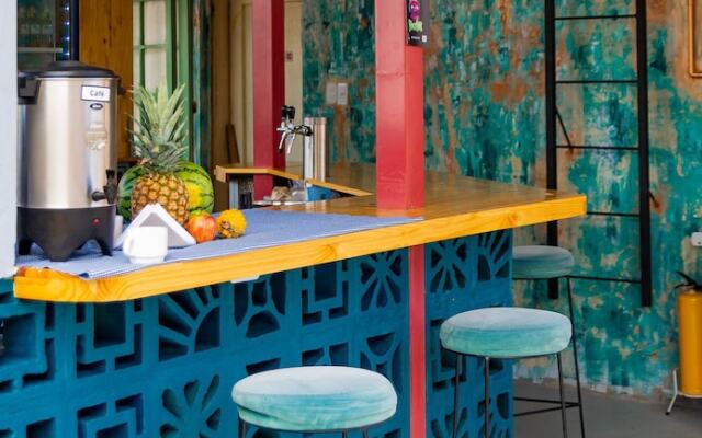 R10 Hostal - Hostel