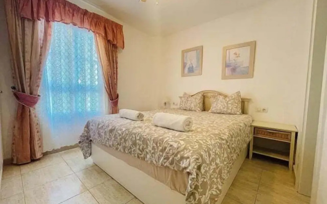 Family Apartment 3BR Communal Pool Kids Park